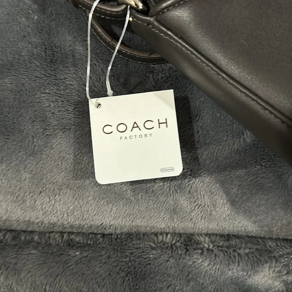 Coach Girl GT Hobo NWT - Picture 7 of 8